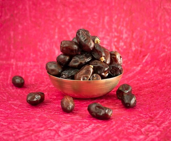 بلح الوادى نص جاف بالوزن ( كيلو )